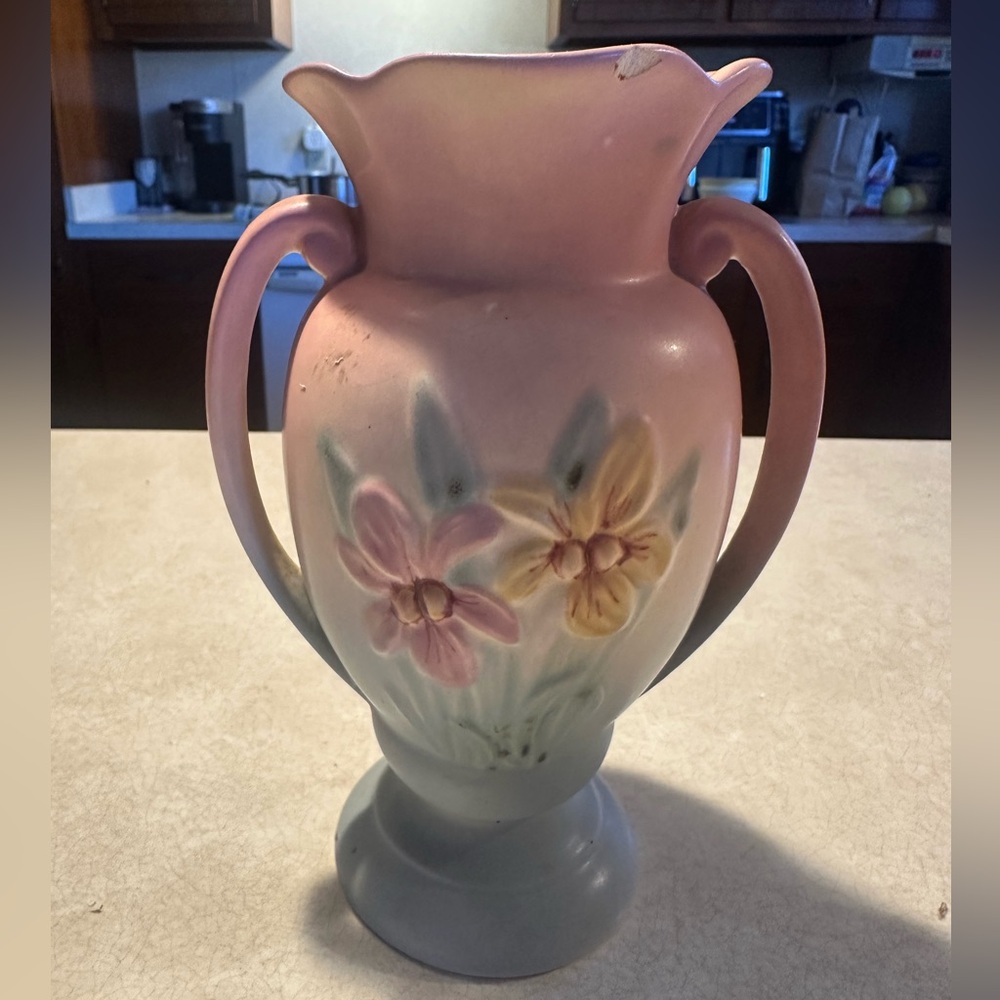 HULL IRIS DOUBLE HANDLED VASE 404-7